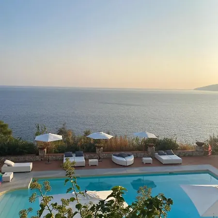 Couette-café Manni 4*