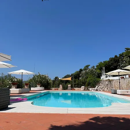 Couette-café Manni 4*