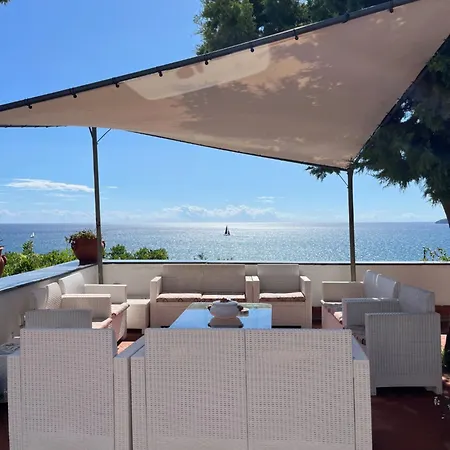 Couette-café Manni Procida